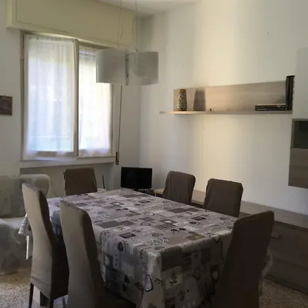 Casa L'arcobaleno Apartment *